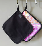 Backside of the “Kitchen” pot holder by Katrin Valgemäe, showcasing the heat-resistant cotton-polyester blend